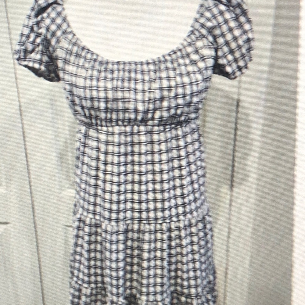 🕊HOLLISTER tiered plaid dress